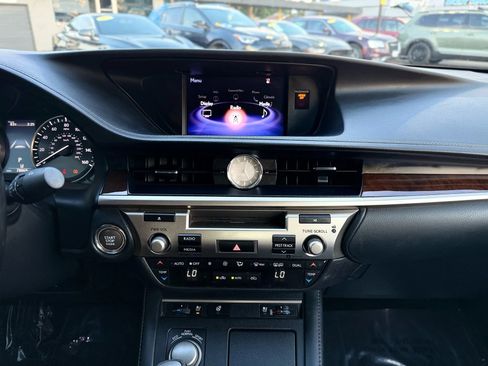 Used 2018 Lexus ES 350 w/ Premier Package image 37