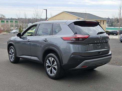 Certified 2022 Nissan Rogue SV image 4