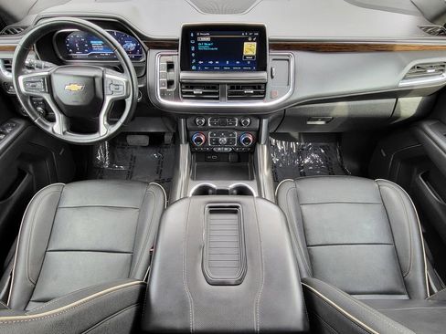 Used 2023 Chevrolet Suburban Premier AWD/4WD image 16