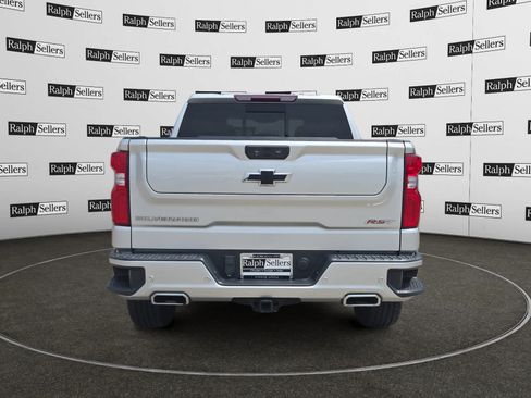 Used 2022 Chevrolet Silverado 1500 RST AWD/4WD image 5