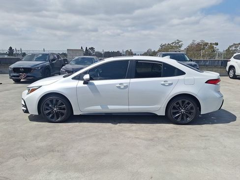 Certified 2025 Toyota Corolla SE w/ SE Premium Package FWD image 9