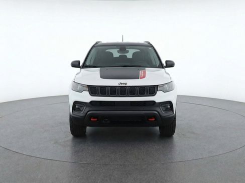 Used 2025 Jeep Compass Trailhawk AWD/4WD image 2