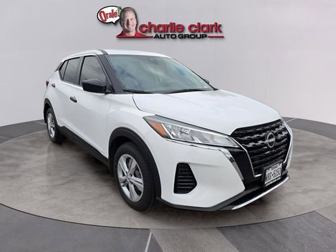 Used 2023 Nissan Kicks S FWD image 8