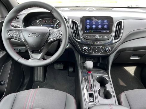 Used 2023 Chevrolet Equinox RS AWD/4WD image 3