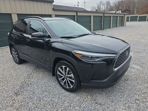 Certified 2023 Toyota Corolla Cross XLE image 9