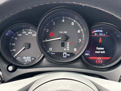 Used 2022 Porsche Macan image 10