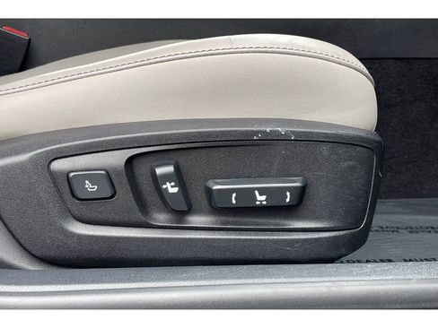 Used 2017 Lexus ES 300h image 23