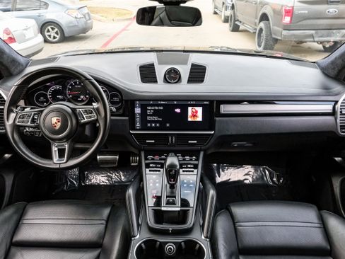 Used 2019 Porsche Cayenne Turbo image 14