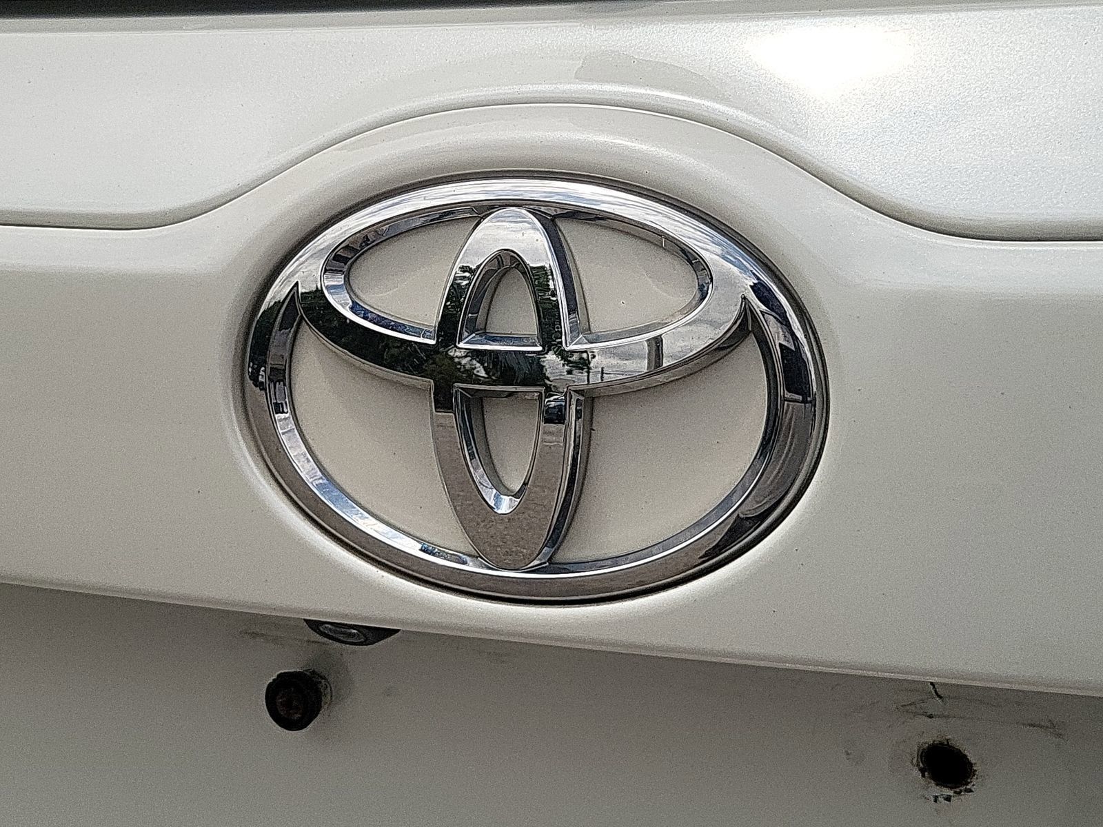 Used 2018 Toyota Highlander Plus AWD/4WD image 29