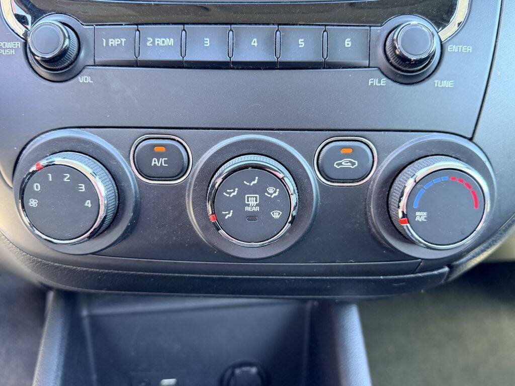 Used 2017 Kia Forte LX FWD image 16