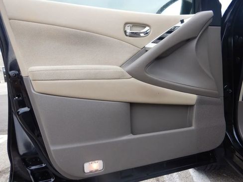 Used 2013 Nissan Murano S image 21