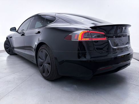 Used 2022 Tesla Model S Plaid image 2