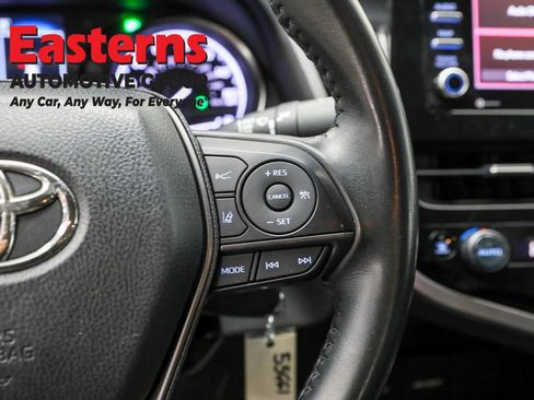Used 2022 Toyota Camry SE image 16