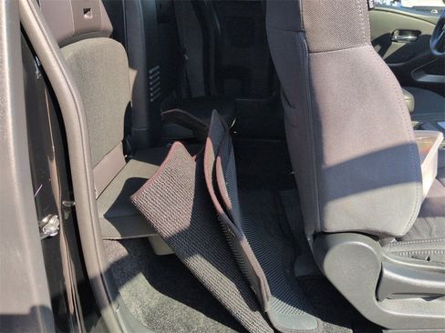 Used 2024 Nissan Frontier SV w/ Technology Package image 18