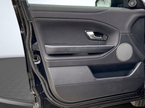 Used 2017 Land Rover Range Rover Evoque SE image 22