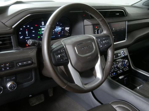 Used 2023 GMC Yukon Denali AWD/4WD image 10