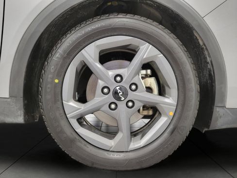 Used 2025 Kia K4 FWD image 3