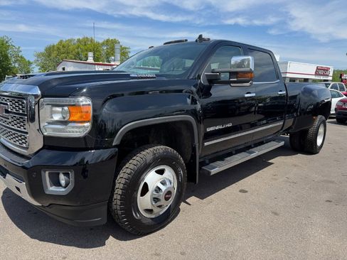 Used 2019 GMC Sierra 3500 Denali AWD/4WD image 9