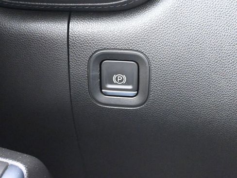 Used 2020 Chevrolet Silverado 1500 High Country image 23