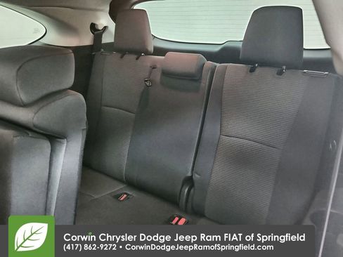 Used 2024 Toyota Highlander LE image 32