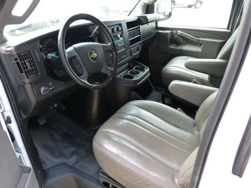 Used 2021 Chevrolet Express 2500 w/ Driver Convenience Package image 28