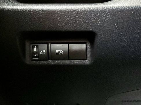 Used 2023 Toyota RAV4 LE AWD/4WD image 32