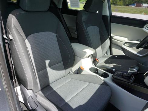 Used 2020 Kia Soul LX FWD image 23