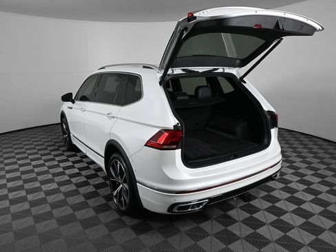 Used 2024 Volkswagen Tiguan SEL R-Line AWD/4WD image 30