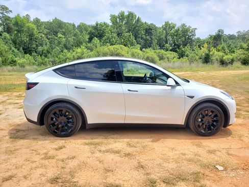 Used 2020 Tesla Model Y Long Range AWD/4WD image 13