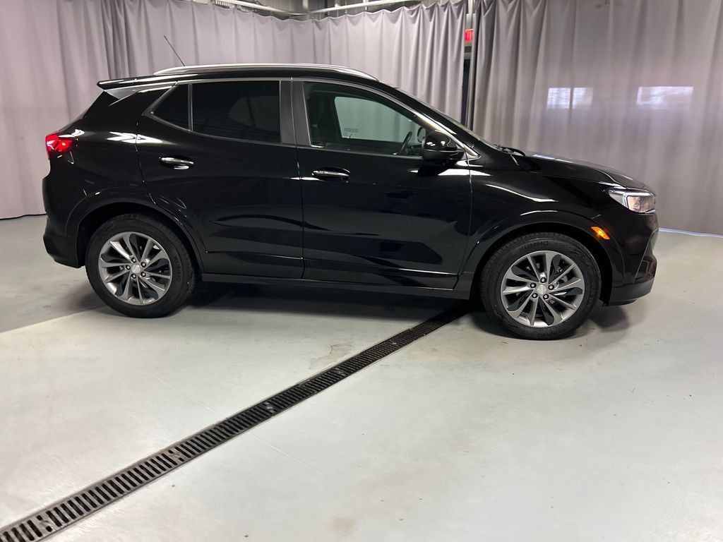 Used 2022 Buick Encore GX Select w/ Sport Touring Package FWD image 8