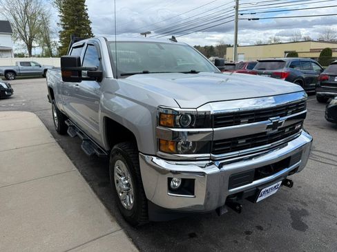 Used 2016 Chevrolet Silverado 2500 LT w/ LT Convenience Package image 11