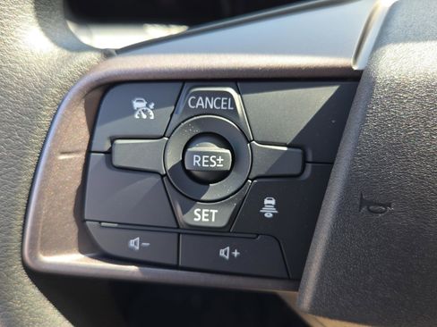 Used 2010 Ford Taurus SEL image 24