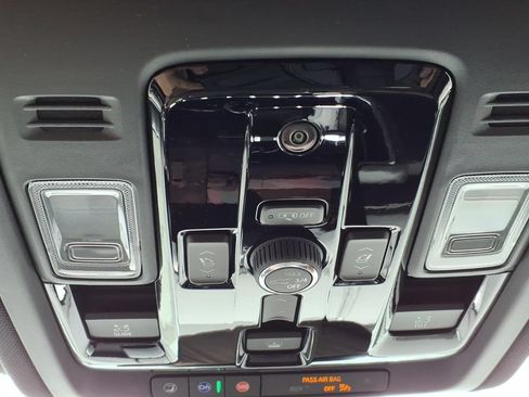 New 2026 GMC Yukon Elevation w/ Elevation Premium Package AWD/4WD image 15