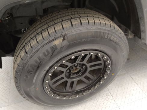 Used 2018 Jeep Wrangler Unlimited Sport AWD/4WD image 31