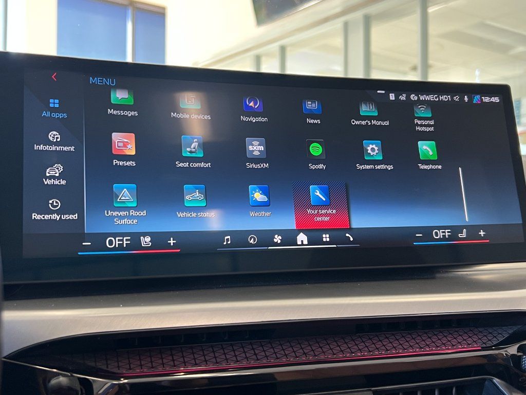 Used 2025 BMW M440i Convertible RWD image 28