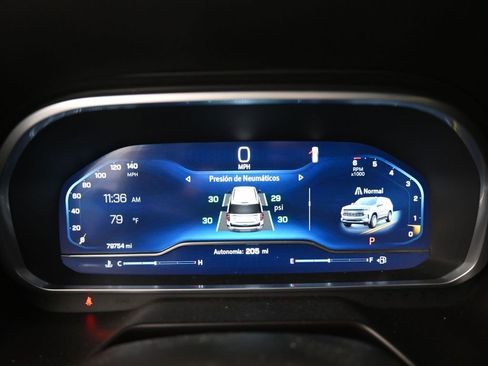 Used 2023 Chevrolet Suburban LT w/ LT Signature Package image 11