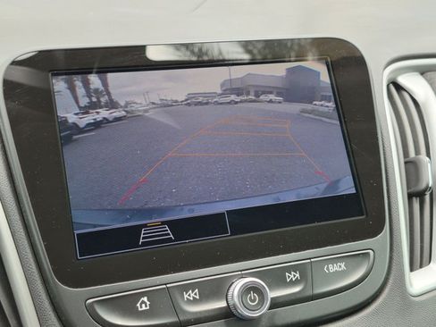 Used 2022 Chevrolet Malibu LT FWD image 14