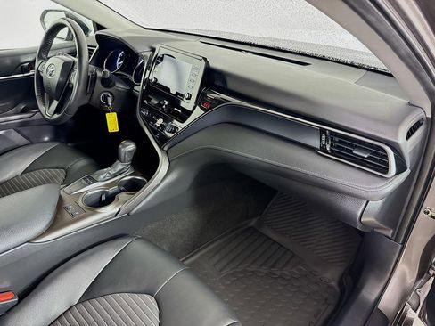 Certified 2022 Toyota Camry SE w/ Cold Weather Package image 31