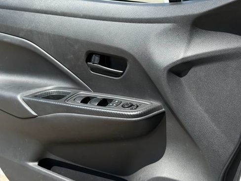 Used 2022 Nissan Versa S FWD image 22