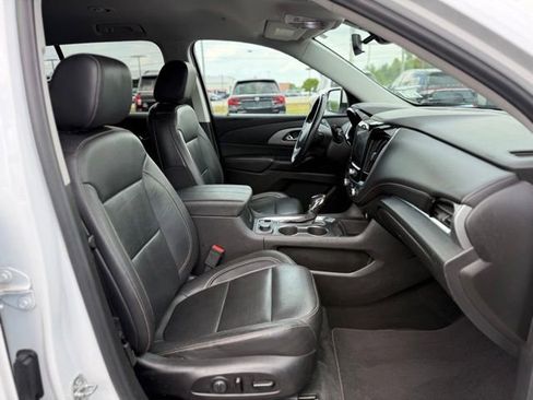 Used 2021 Chevrolet Traverse LT AWD/4WD image 17