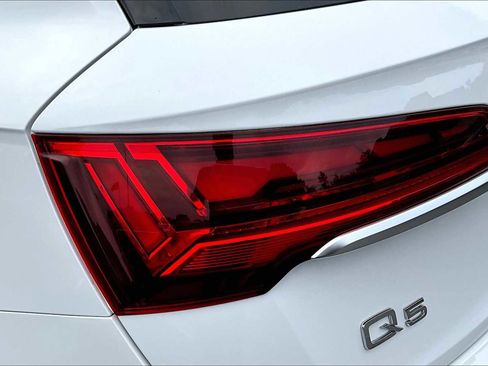 Used 2021 Audi Q5 Premium image 27