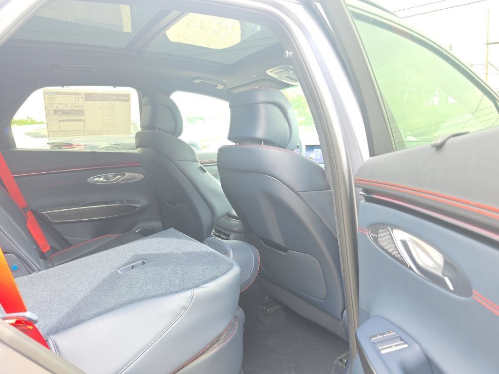 New 2027 Genesis GV70 3.5T Prestige AWD/4WD image 13