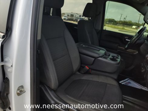 Used 2022 Chevrolet Silverado 2500 LT w/ Convenience Package image 11