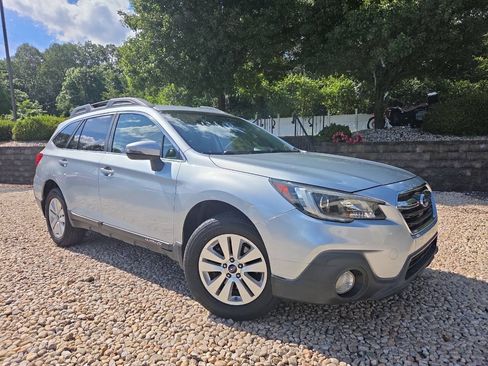 Used 2018 Subaru Outback 2.5i Premium AWD/4WD image 29