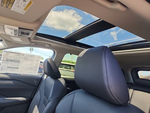 New 2026 Nissan Rogue Platinum AWD/4WD image 14
