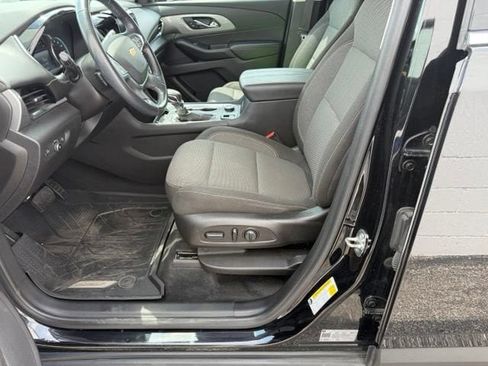 Used 2021 Chevrolet Traverse LT FWD image 23