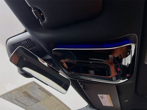 Used 2025 Mercedes-Benz C 300 4MATIC Sedan image 11