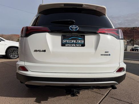 Used 2017 Toyota RAV4 SE image 26