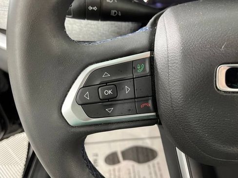 Used 2022 Jeep Compass Latitude FWD image 24