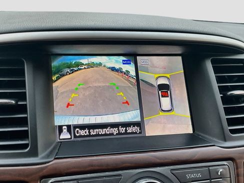 Used 2020 Nissan Pathfinder Platinum FWD image 14